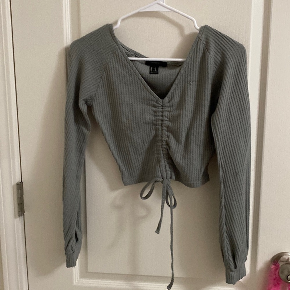 Long sleeve crop